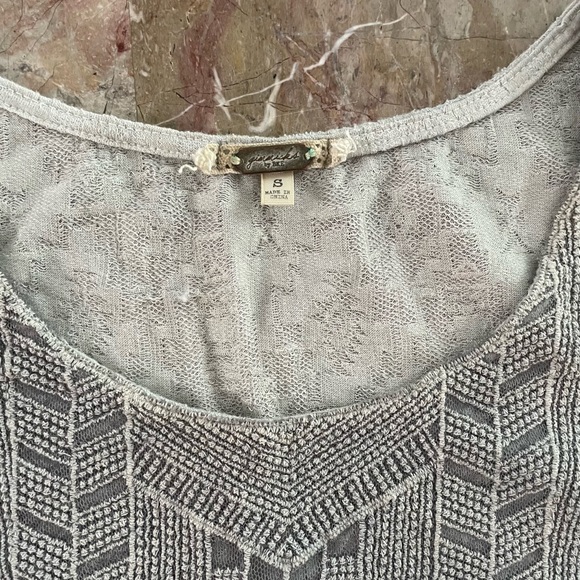 Gimmicks By BKE Buckle Boho Small Blue/Gray Handkerchief Hem Blouse/Tank Likenew - Picture 4 of 4